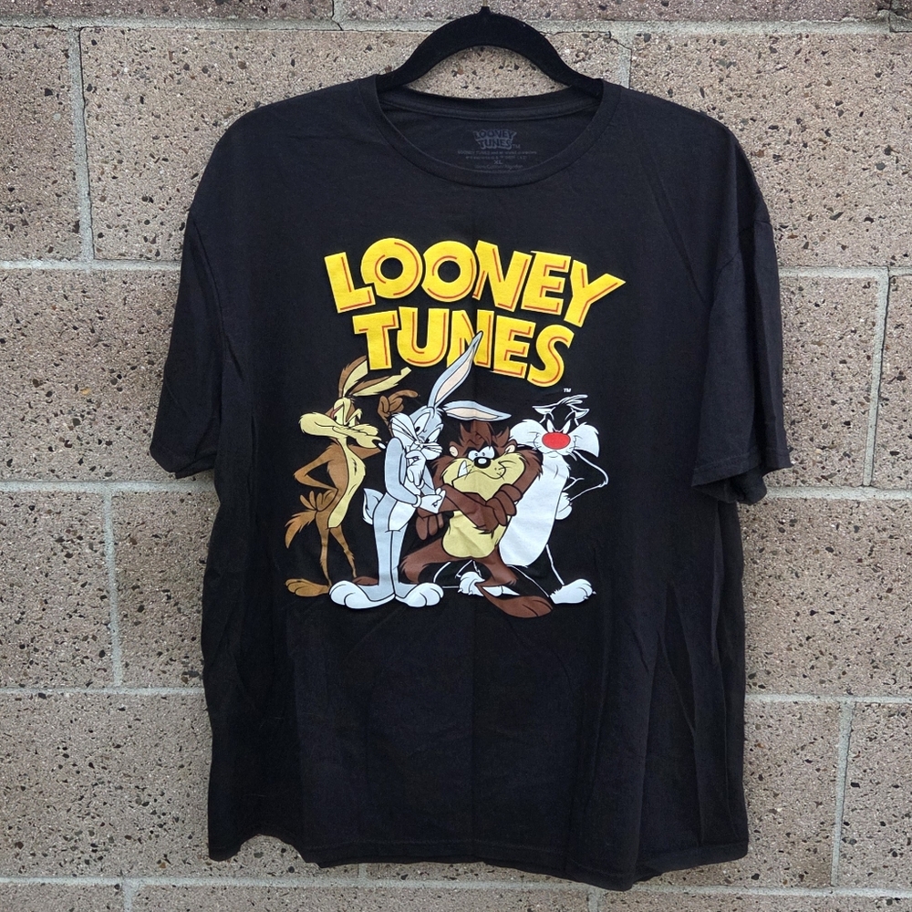 Warner Bros. Looney Tunes Black Tee XL